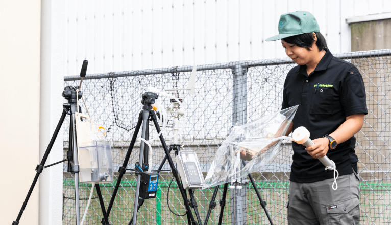 敷地境界における臭気サンプリング